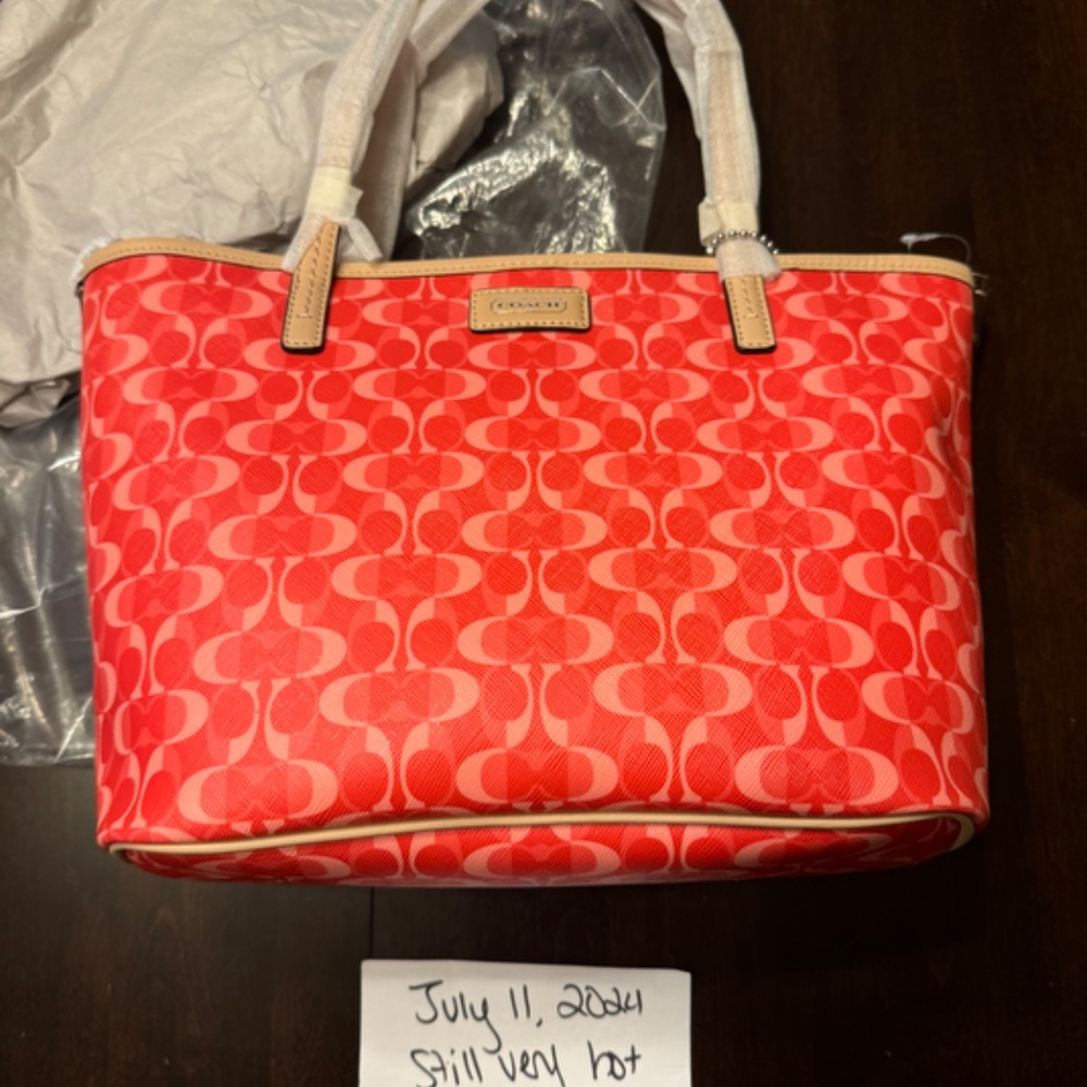 BRAND NEW WITH TAGS, VINTAGE, RARE COACH Signature Pink Dream Convertible Tote